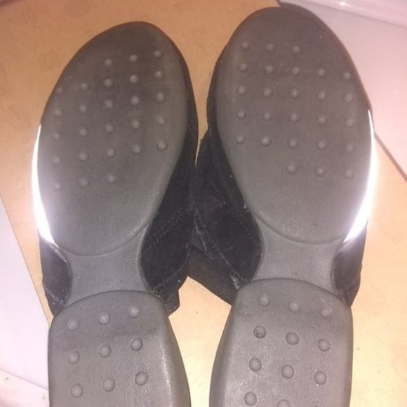 DKNY Sporty Flip Flops - Picture 2 of 4